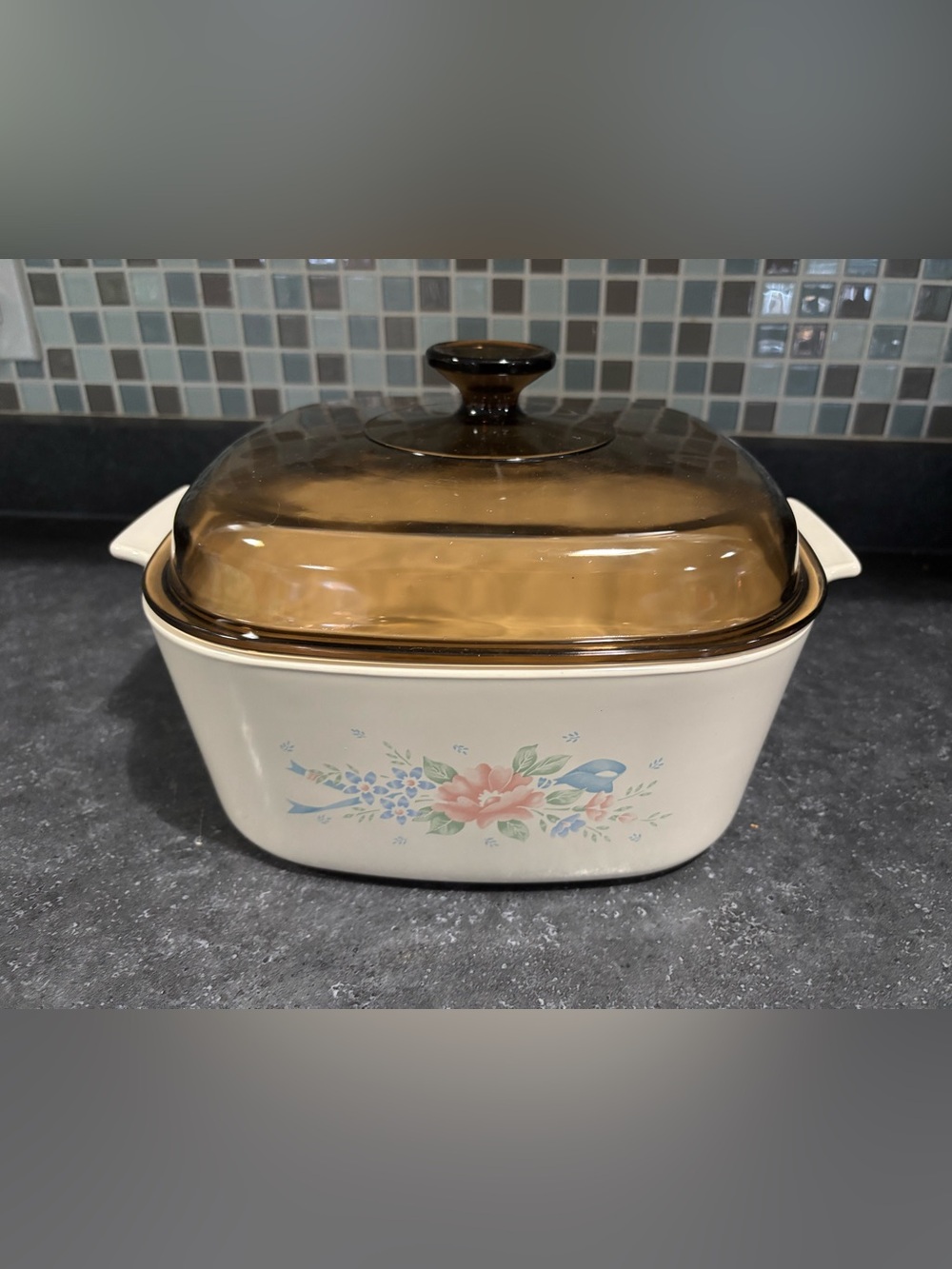 Vintage 5 litre Corningware casserole (Symphony patter with fireside tint lid)